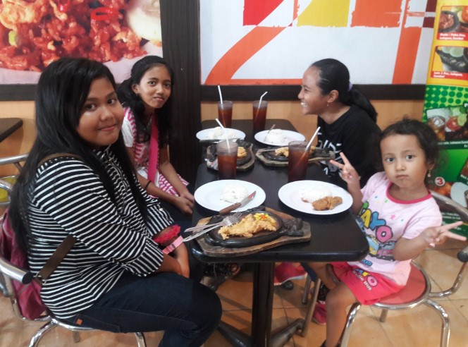 Taste of Loyalty: Cilacap's Beloved Warung That Never Fails